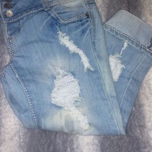 Almost famous capris jeans
